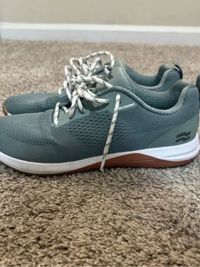 Strike Mvmnt Men's Haze Trainers 9.5 - Sage Green / Gum